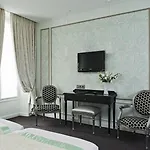 Saint-petersbourg Opera & Hotel Paris