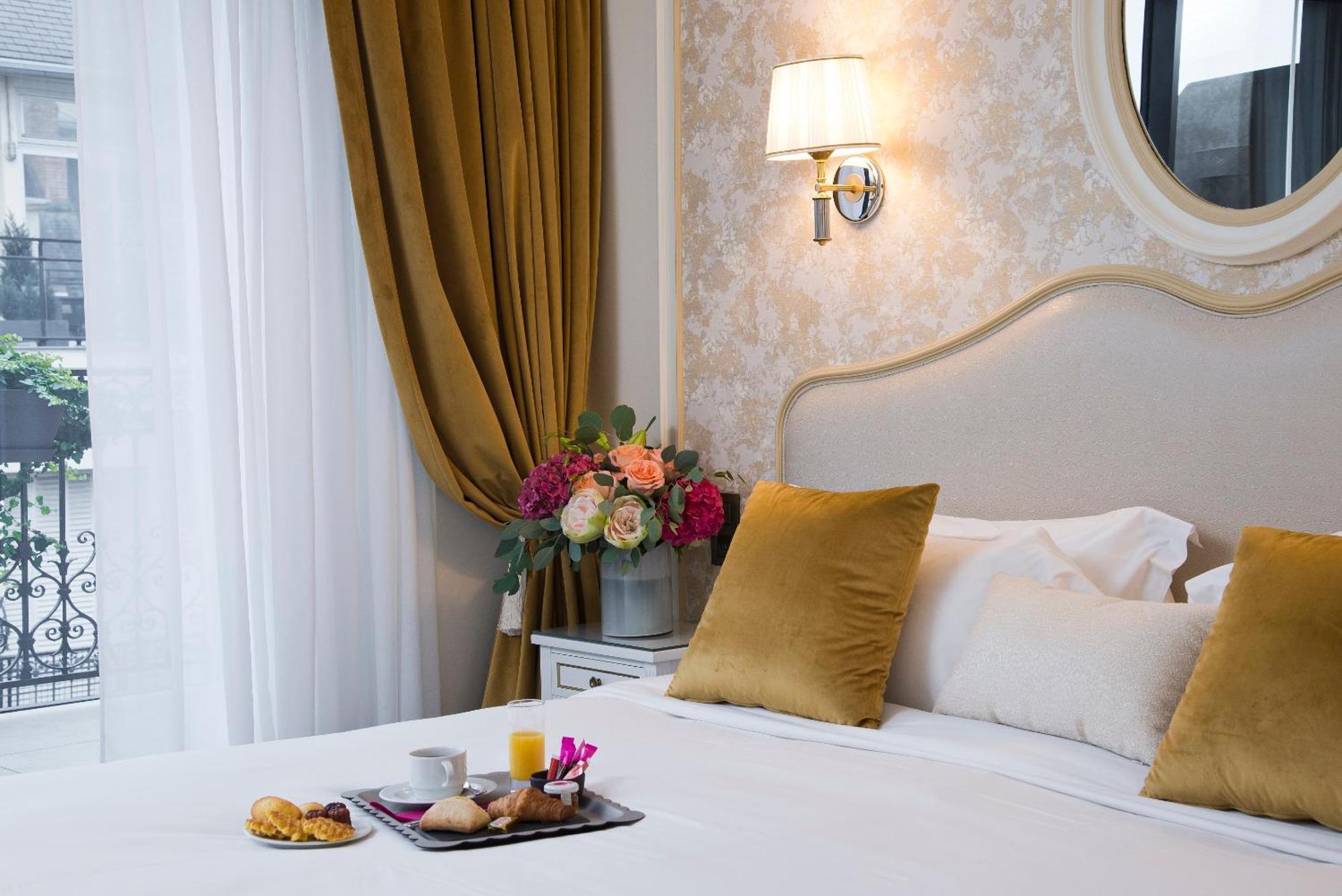 Hotel Saint-petersbourg Opera & 4*